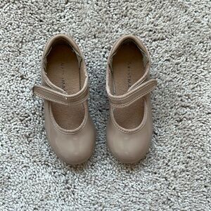 Girls Size 7.5 cm Weissman tap shoes with Velcro strap